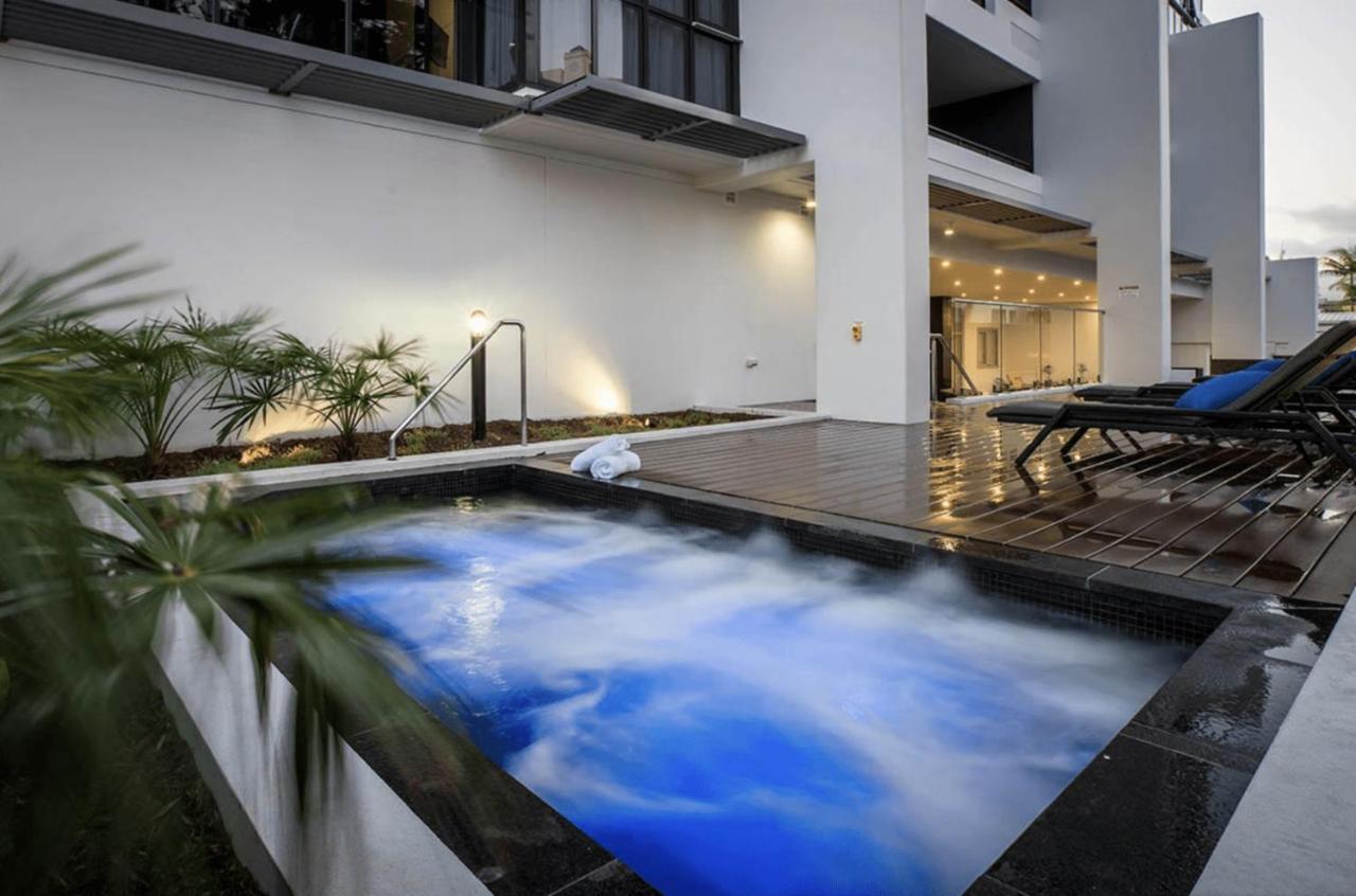 Broadbeach - Modern 2 Bedroom At Synergy Apartment Gold Coast